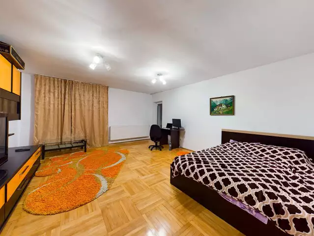 Apartament cu 3 camere 