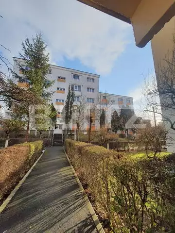 Apartament de 2 camere decomandate, etaj intermediar, zona Dunarii