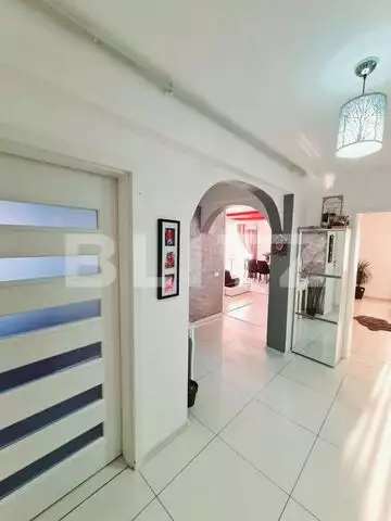 Apartament de lux, 78 mp utili, 3 camere, 2 bai, orientare sudica, balcon inchis, zona Stejarului