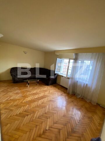 Apartament de 4 camere, 77 mp, decomandat, zona The Office