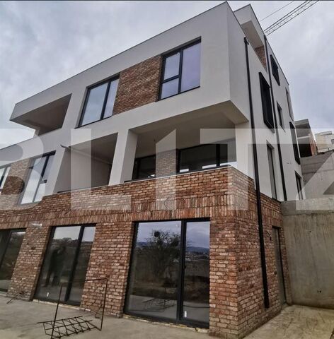 Apartament 3 camere, 98 mp, etaj intermediar, curte, semifinisat, cartierul Europa