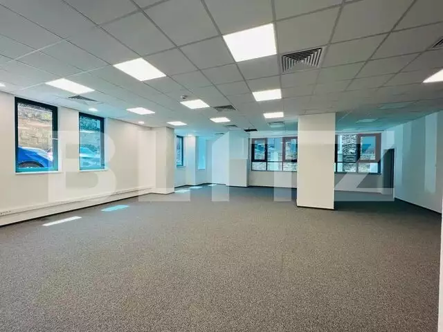 Spatiu de birouri central, 170 mp, cladire clasa A, 2 locuri de parcare