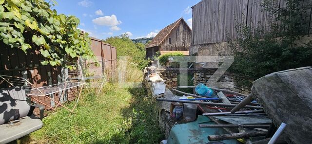 Teren intravilan, 928 mp, casa demolabila, zona Campului