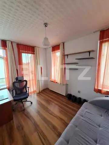 Apartament cu 2 camere, 51mp, decomandate, 3 parcari, acces restrictionat, zona Tineretului