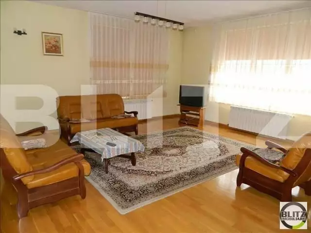 Casa individuala, 360 mp utili, 1010 mp teren, front 17 ml, zona Andrei Muresanu
