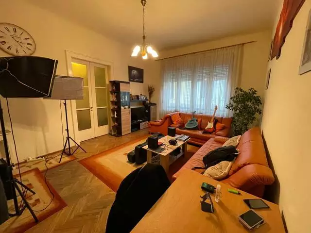 Casa individuala, 220 mp, 6 camere, in centrul orasului!