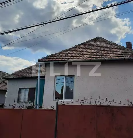  Casa de vanzare 100 mp, teren 309 mp, zona linistita,Dambu Rotund