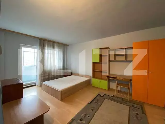 Apartament 3 camere, decomandat, 2 balcoane, zona Aurel Vlaicu