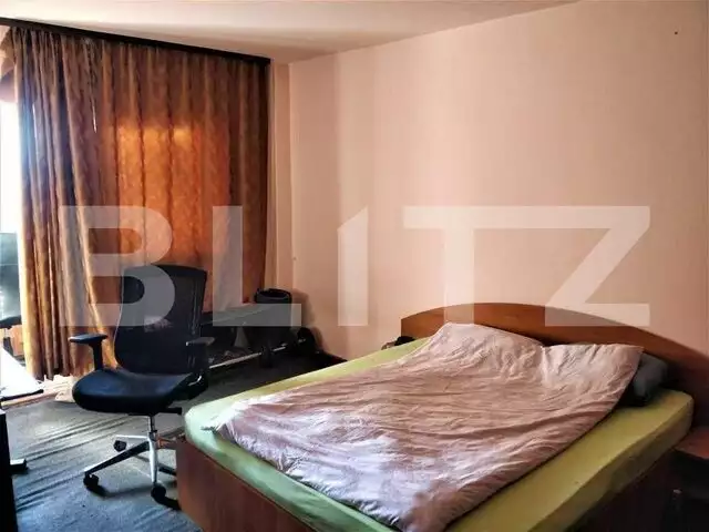 Apartament 4 camere decomandate, balcon, zona Aurel Vlaicu 