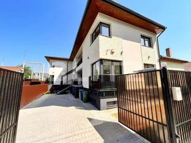 Casă cuplată 224mp utili, 4băi, 212mp teren, D