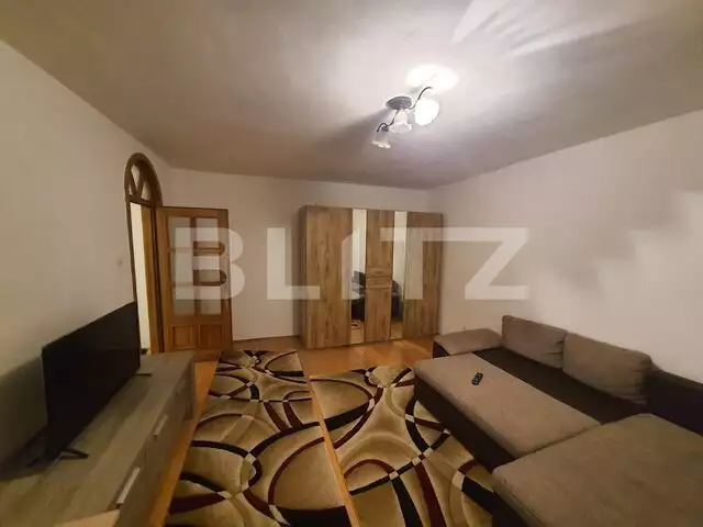 Apartament de 2 camere, 61 mp, decomandat, etaj intermediar, zona Bucuresti