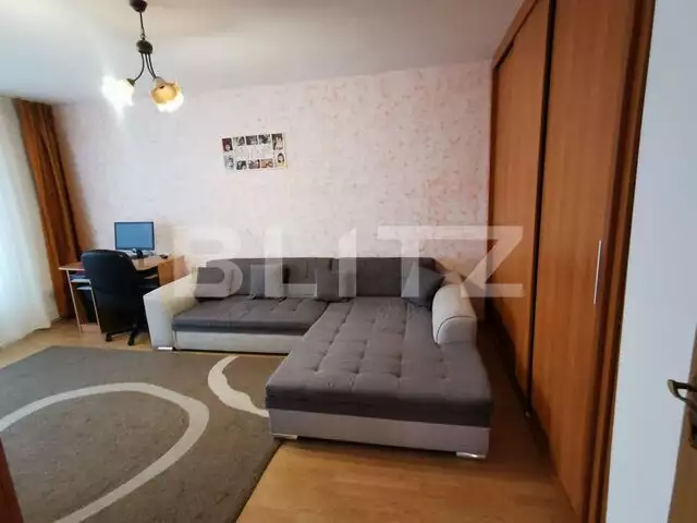 Apartament 2 camere, decomandat, 54 mp, loc de parcare, zona Terra