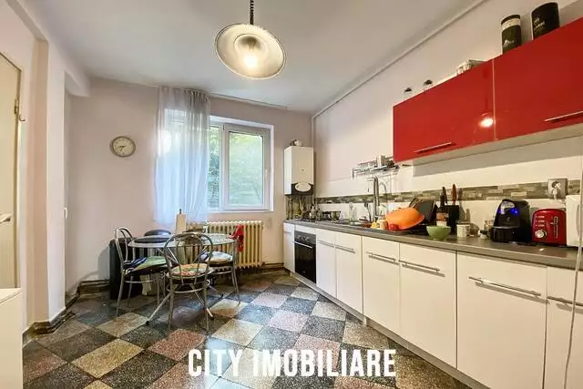 Apartament 4 camere, S-115 mp+2 balcoane, decomandat, Plopilor