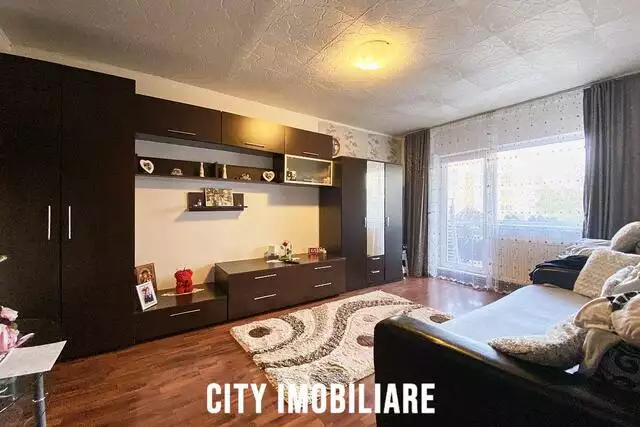 Apartament 3 camere, decomandat, mobilat, utilat, 