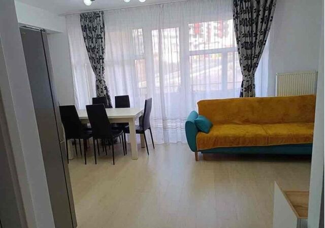 Apartament cu 3 camere de vanzare in Baciu, zona Petrom