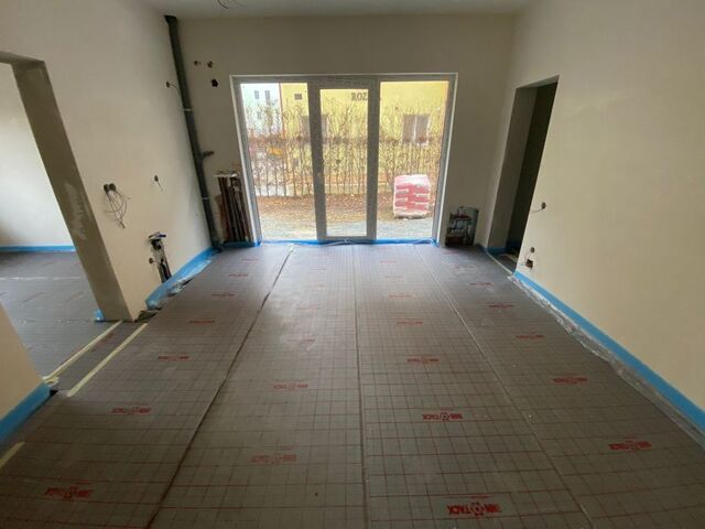 Apartament cu 2 camere + gradina de vanzare in Floresti