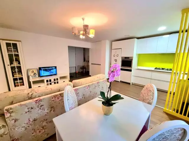 . . : : 0% Comision-Ap 3 camere-Finisat MODERN/Utilat_etaj 1 : : .