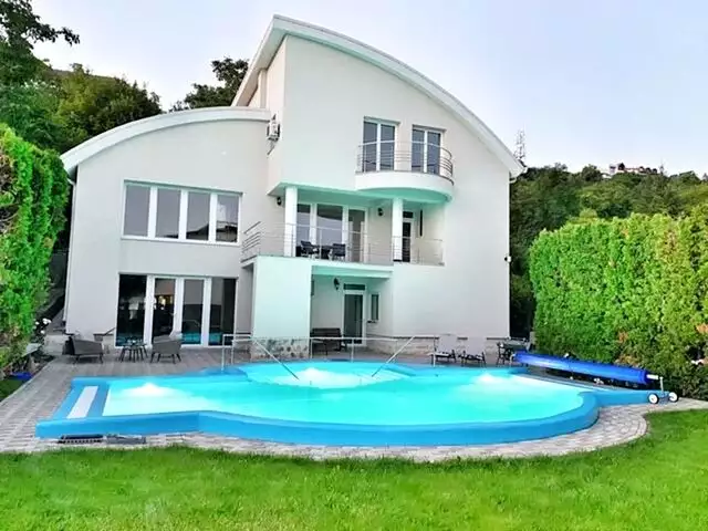 PET FRIENDLY! Casa 7 camere, piscina, curte mare, zona Grigorescu