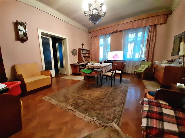 Apartament cu 2 camere in cladire frumoasa, cu garaj, P-ta Avram Iancu