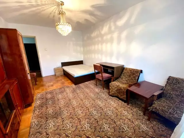 Ap de inchiriat 3 camere decomandat, parter inalt, balcon, Ale Vidraru