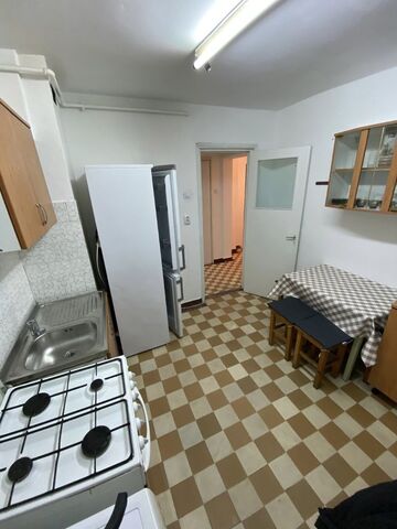 Apartament 2 camere, decomandat, etaj intermediar, Donath