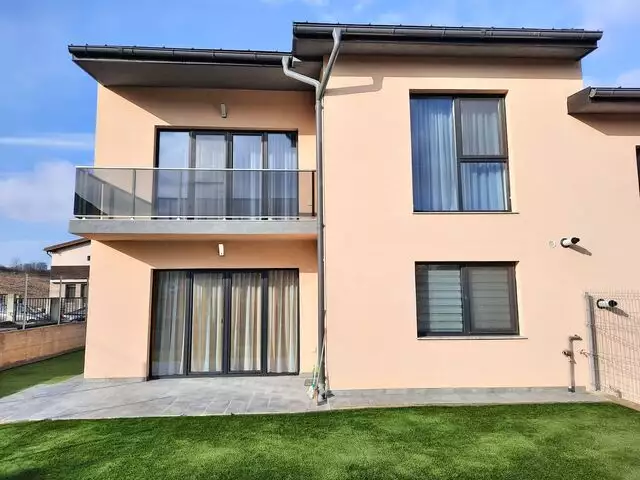 Duplex cu 4 camere, curte cu gazon de 240mp, 2 parcari, Borhanci - PropertyBook