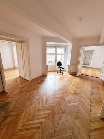 Apartament 3 camere, spatios, tavan inalt, str. Napoca