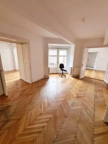 Apartament 3 camere, spatios, tavan inalt, str. Napoca