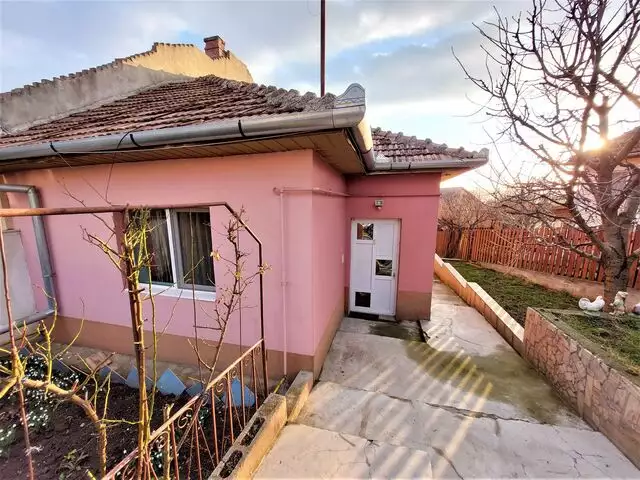Casa 4 camere, 120 mp utili, zona Dambul Rotund