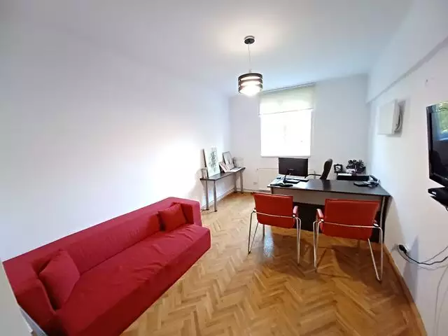 Apartament decomandat 2 camere + 1 camera la demisol, zona Titulescu