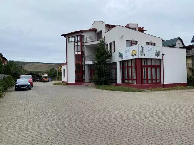 0% Comision Cladire de birouri, clinica, teren de 1.600 mp Floresti