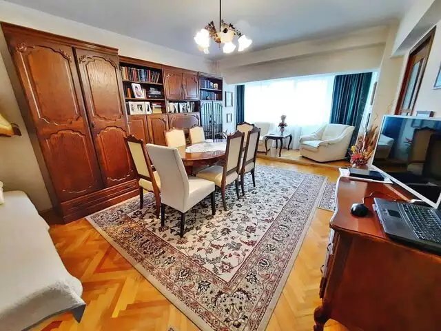 Apartament cu 3 camere, 2 bai, 2 balcoane, garaj, C. Dorobantilor