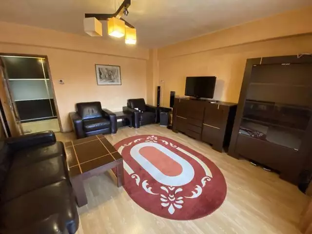 Apartament cu 2 camere decomandate, zona Piata Cipariu