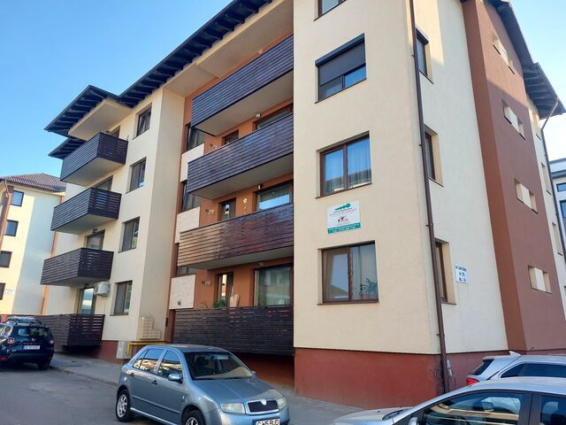 Apartament 2 camere + 2 camere in mansarda, pe str Sub Cetate Floresti