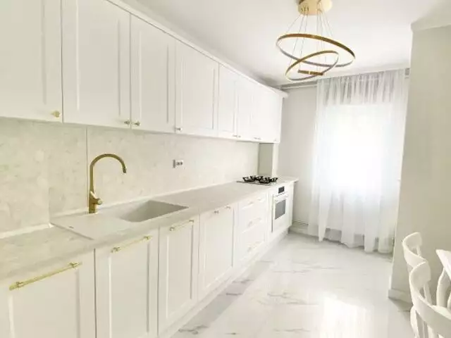 Apartament 4 camere, decomandat, in Zorilor, zona UMF