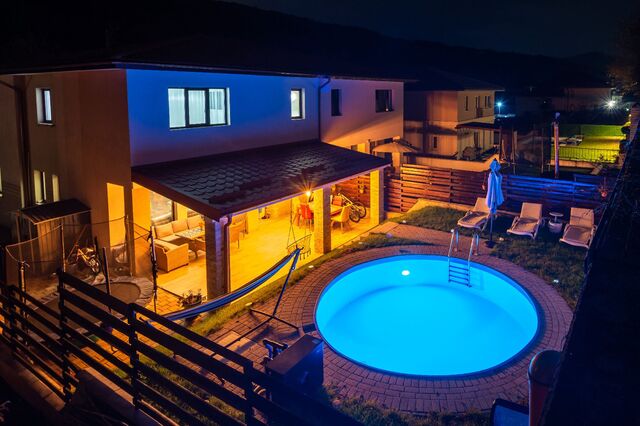 Casa ultrafinisata cu piscina si terasa in zona Vivo
