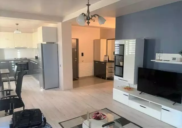 Apartament 4 camere, gradina amenajata 40 mp, parcare, zona Europa