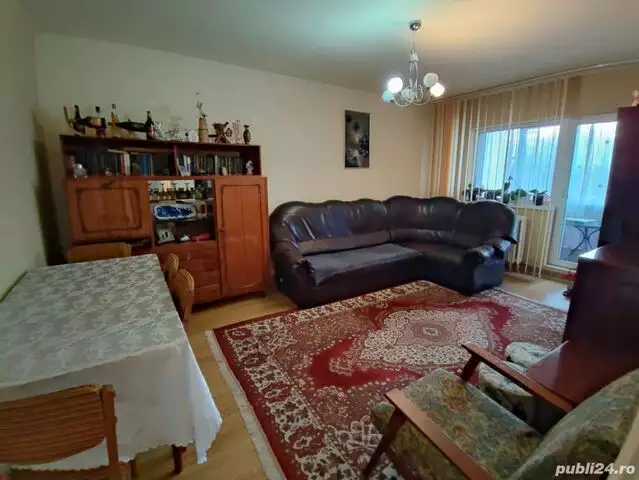 Apartament 3 camere, decomandat etaj 6 din 8, zona Kaufland Manastur