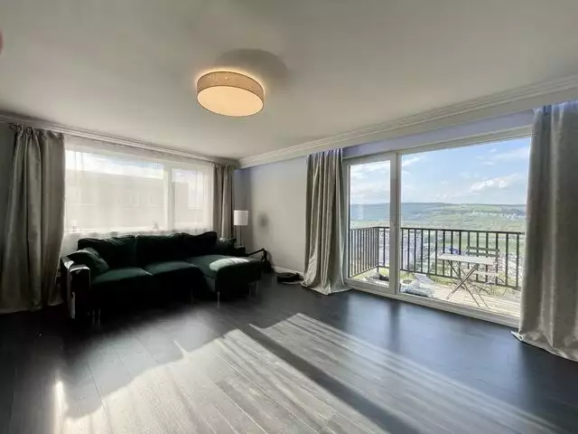 Apartament 2 camere, modern, cu panorama superba in zona VIVO