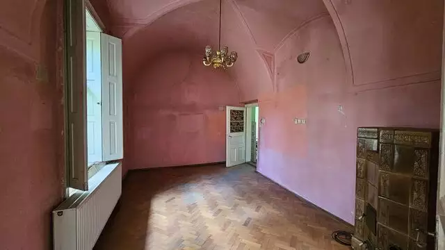 Apartament situat in cladire istorica, str Memorandumulu, parcare