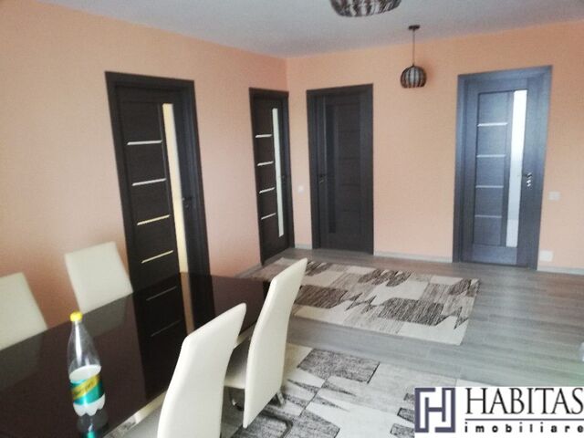 Apartament 2 camere, decomandat, loc de parcare, str. Aurel Vlaicu