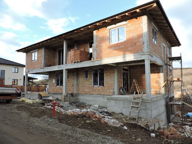 Casa noua cu 400 mp teren la intrare  in Baciu