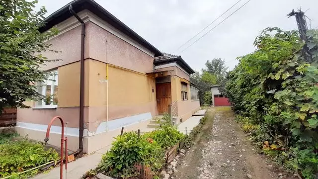 Casa unifamiliala cu 1000 mp teren in Dambul Rotund