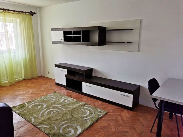 Apartament decomandat cu 4 camere in zona Zorilor