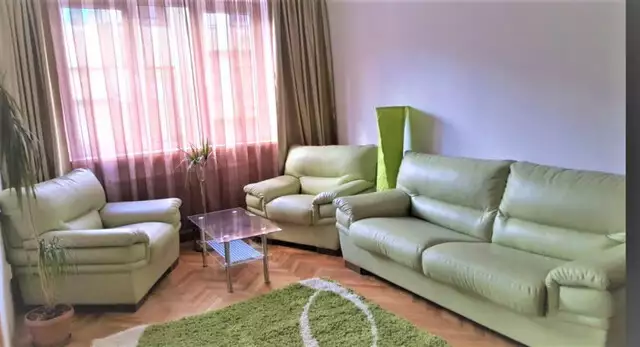 Apartament cu 2 camere, parcare, etaj intermediar, zona Facultatii de Litere