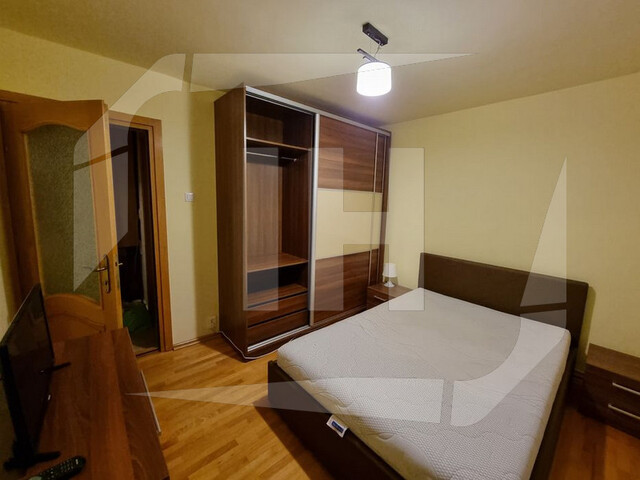 Apartament 4 camere, decomandat, 80 mp, zona Godeanu