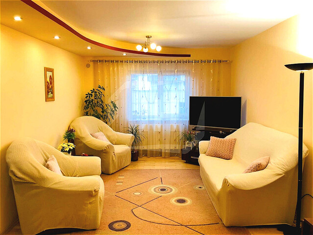 Apartament 4 camere, confort sporit, etaj intermediar, zona Parc Farmec
