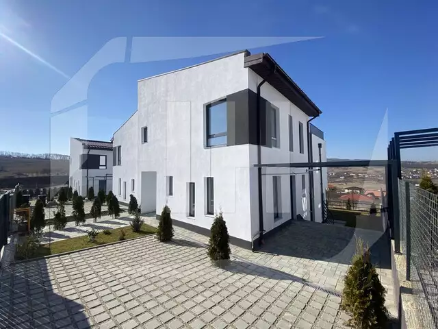 Casa cu 4 camere, consrtuctie noua, panorama superba, zona Borhanci - PropertyBook