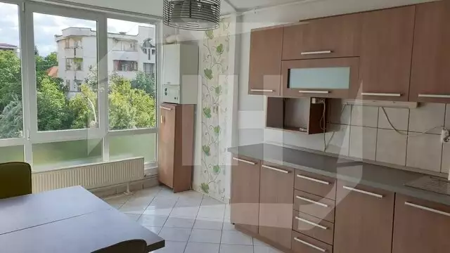 Apartament 3 camere, 78 mp, parcare, zona N.Titulescu