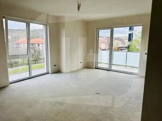 Apartament 3 camere, semifinisat, decomandat, zona Calea Borhanciului
